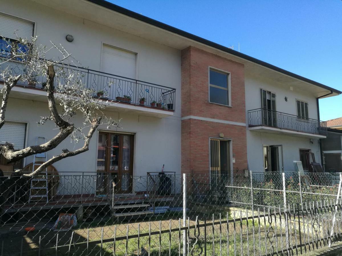 Casa Santa Gemma Apartment Камайоре Екстериор снимка